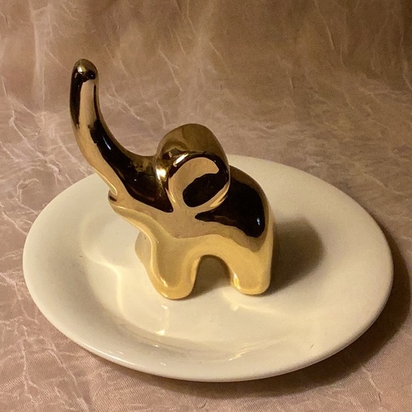 Elephant Trunk up Ring Holder gold colored on white plate- trunk missing gold - Picture 1 of 7